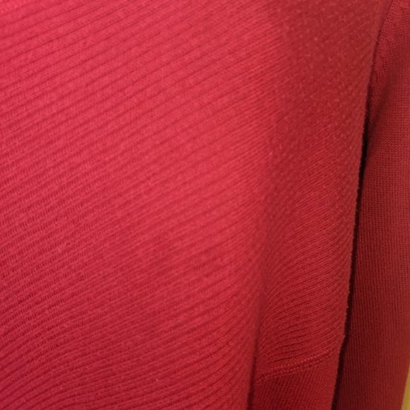 ---  Red Sweater Size 1X (flaw) - Picture 3 of 4
